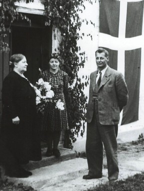 Marie Jensen, Dagmar og søn Viktor 2
